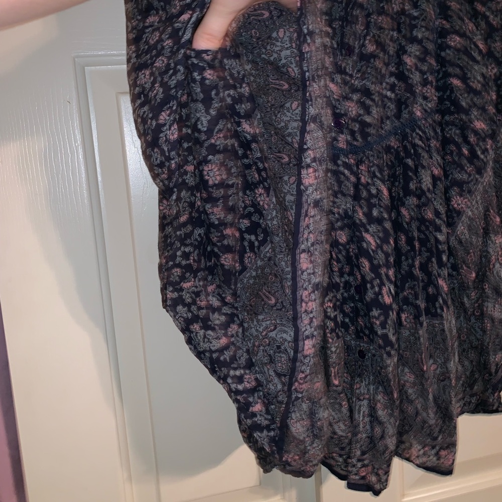 Butterfly sleeves button down - Picture 5 of 6